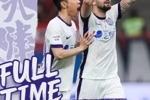 凭借哈达斯罚入的点球，我们在客场1-1战平上海海港